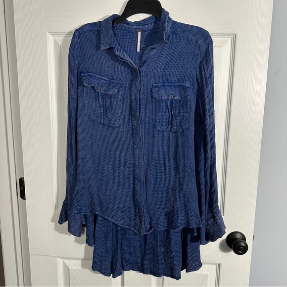 Free People oversized waffle weave button down shirt, size S, hi/lo, rayon - Picture 1 of 12